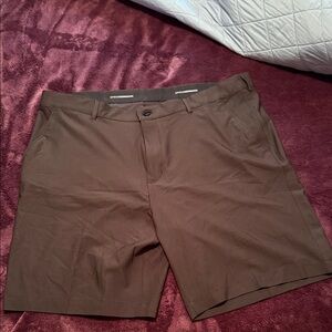 Greg Norman Collection Brown Men's Flat-Front Performance Shorts